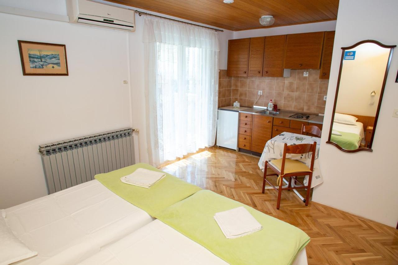 Apartments & Rooms Peranic 诺瓦利娅 外观 照片