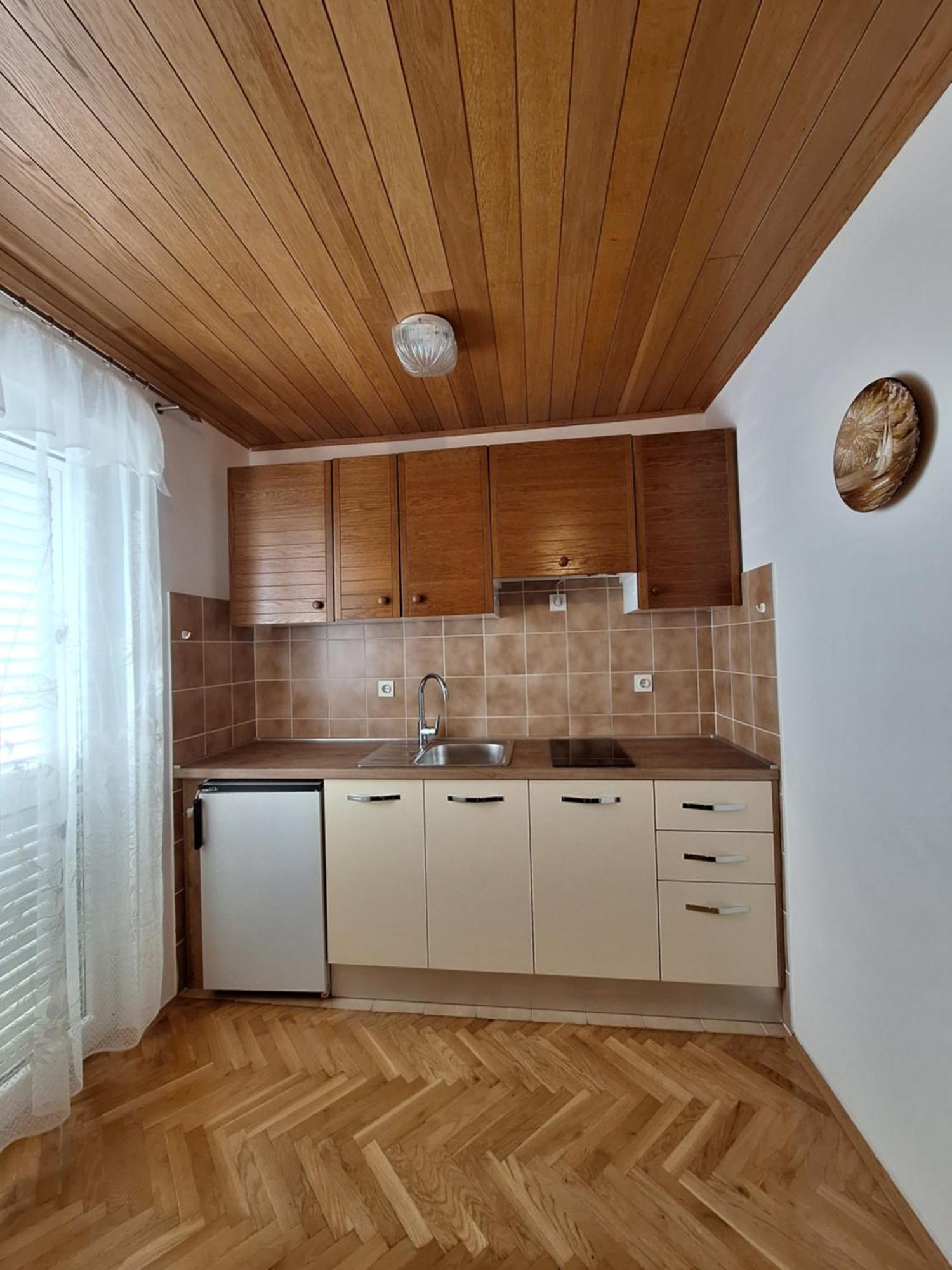 Apartments & Rooms Peranic 诺瓦利娅 外观 照片